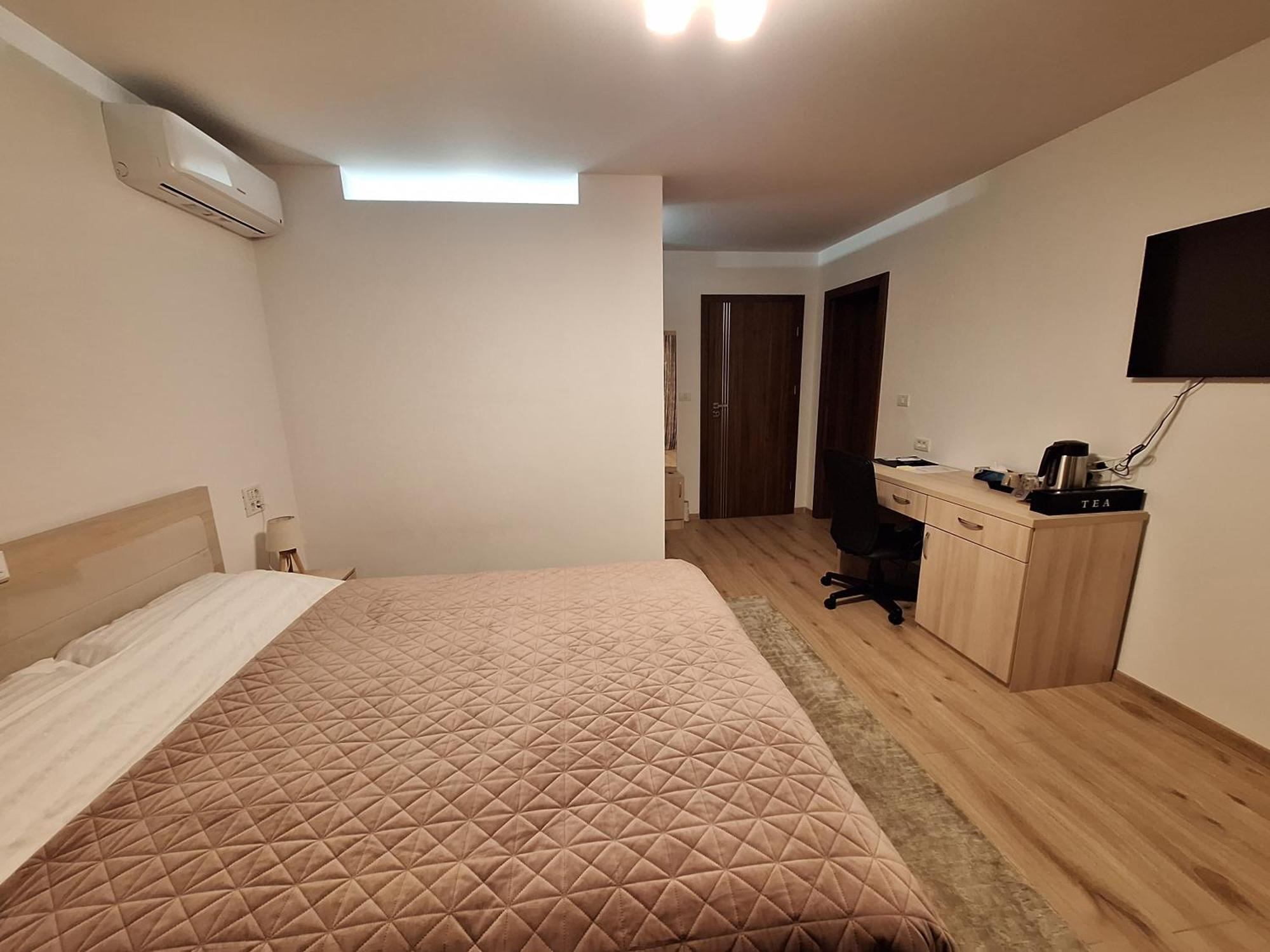 Bed and Breakfast Trend Arad Esterno foto