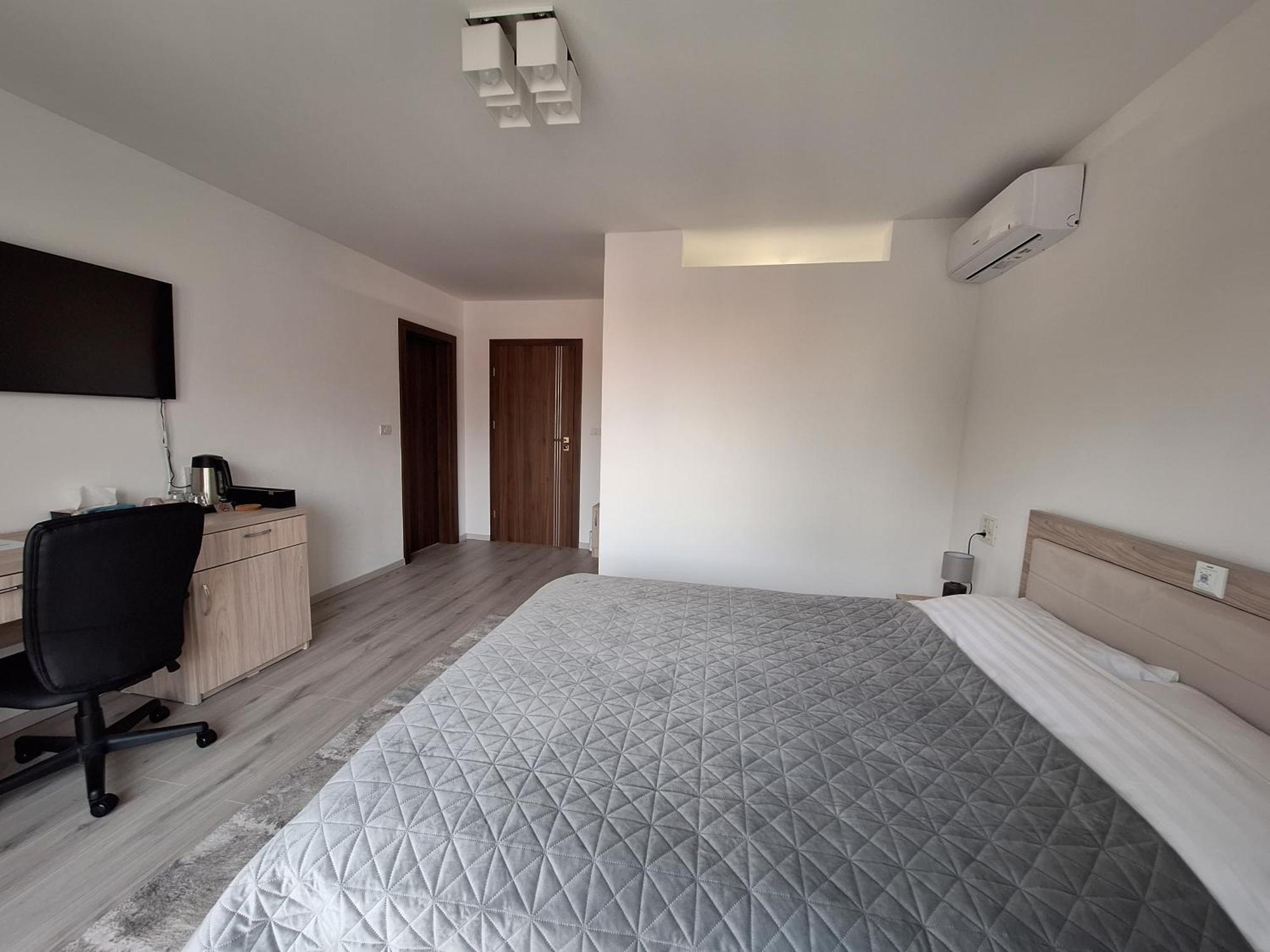 Bed and Breakfast Trend Arad Esterno foto