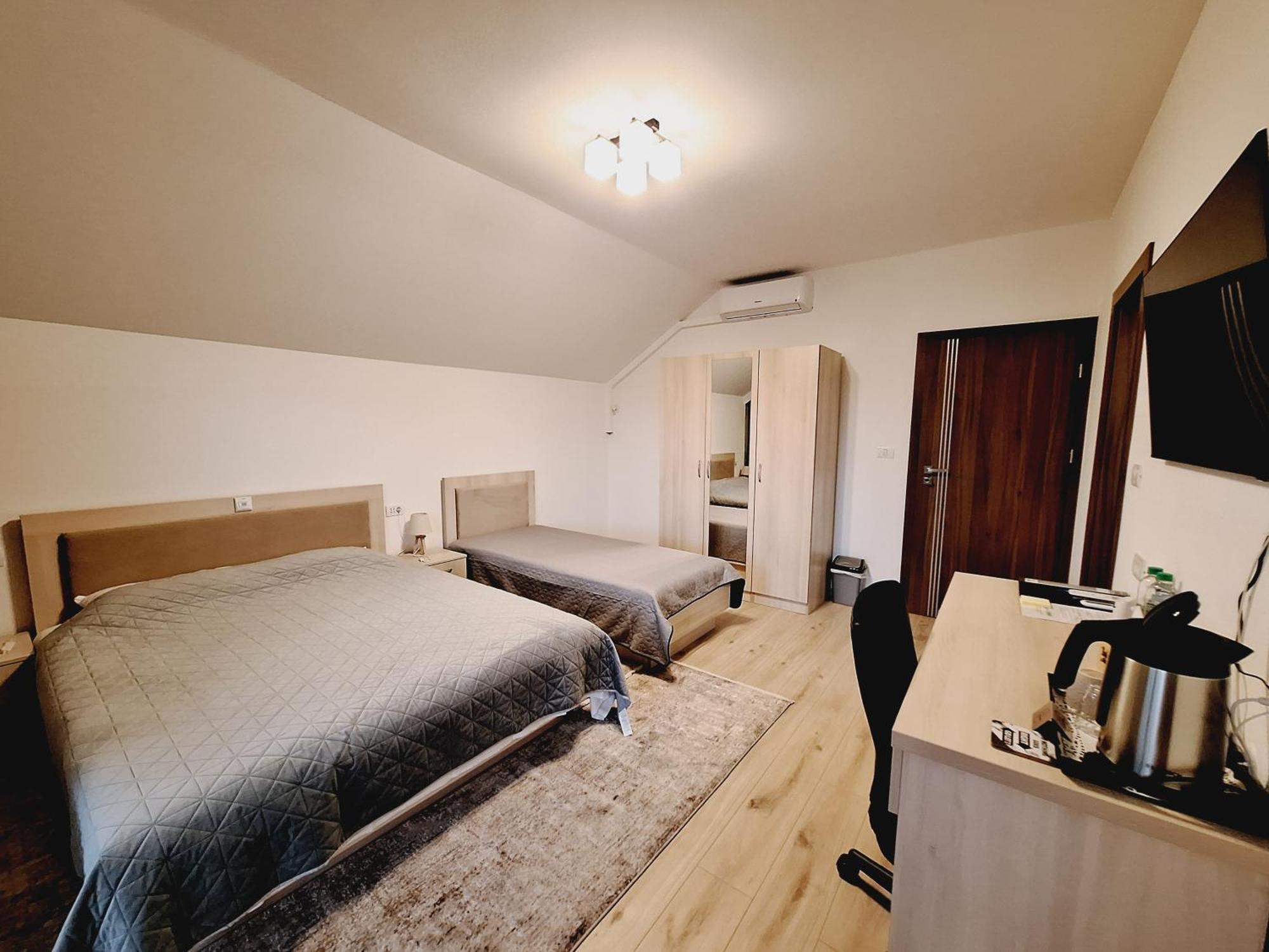 Bed and Breakfast Trend Arad Esterno foto