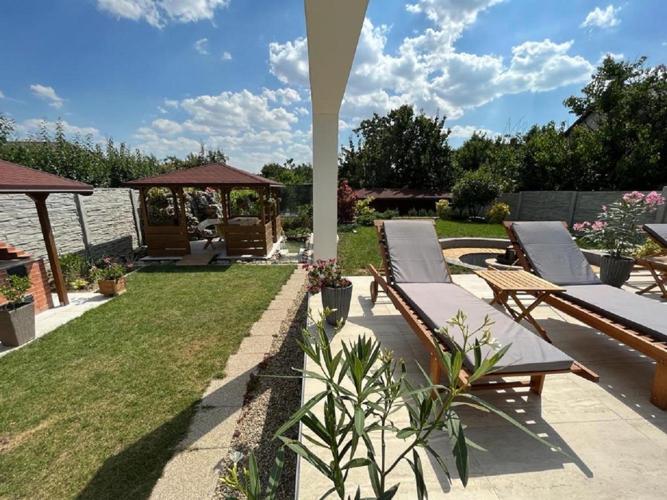 Bed and Breakfast Trend Arad Esterno foto